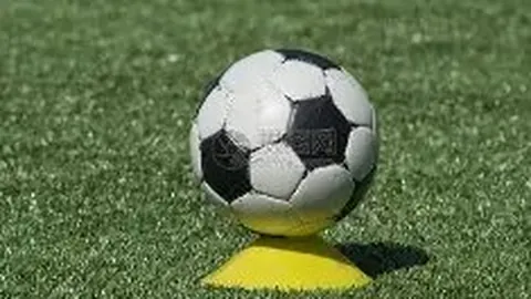 刘宇宁获微博视界大会年度巅峰人物殊荣，全能艺人风采引期待